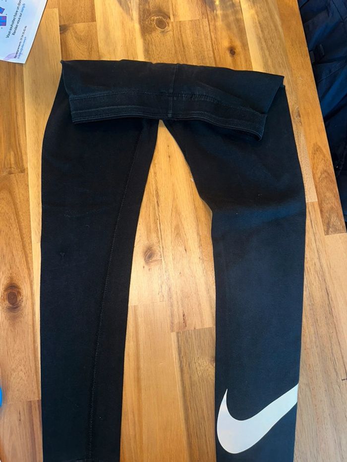 Legging Nike taille 8 ans - photo numéro 2