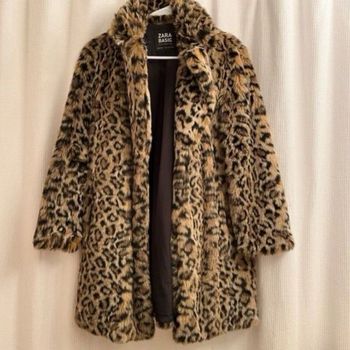 Manteau en fausse fourrure léopard – ZARA BASIC –