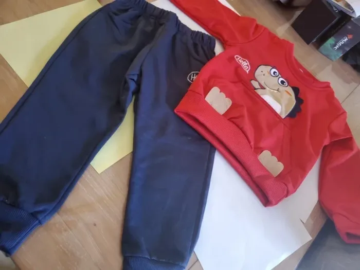 Ensemble jogging tout neuf - photo numéro 4