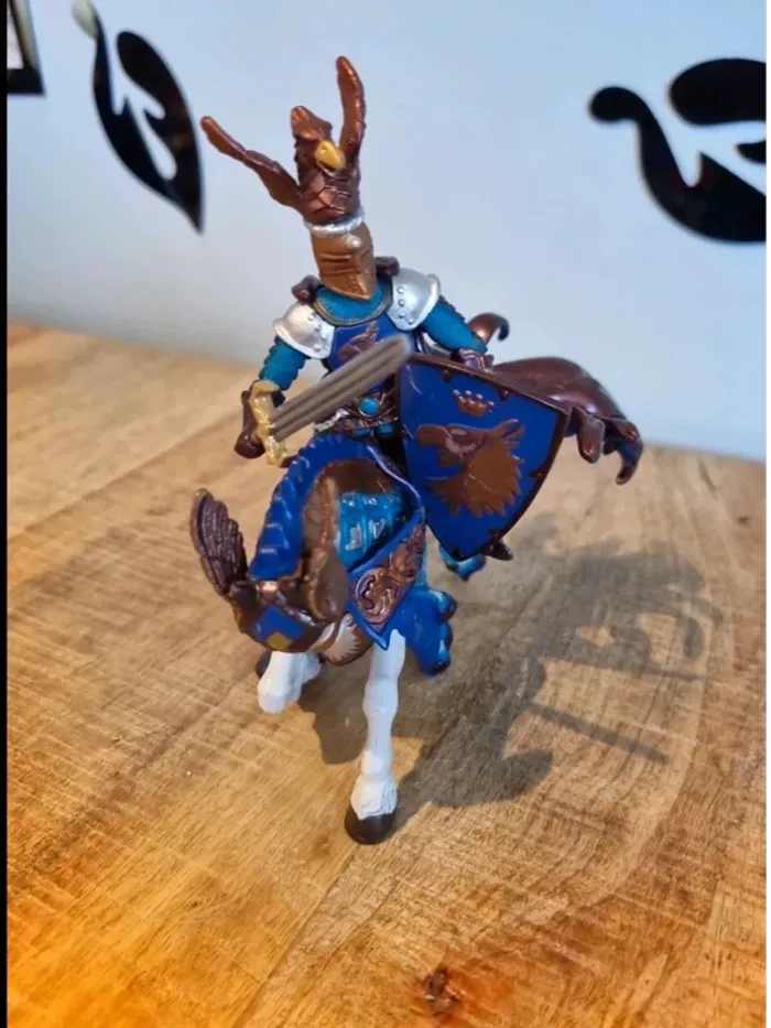 Figurine Papo - Le Cheval et le chevalier du Maître Cimier Aigle - photo numéro 6