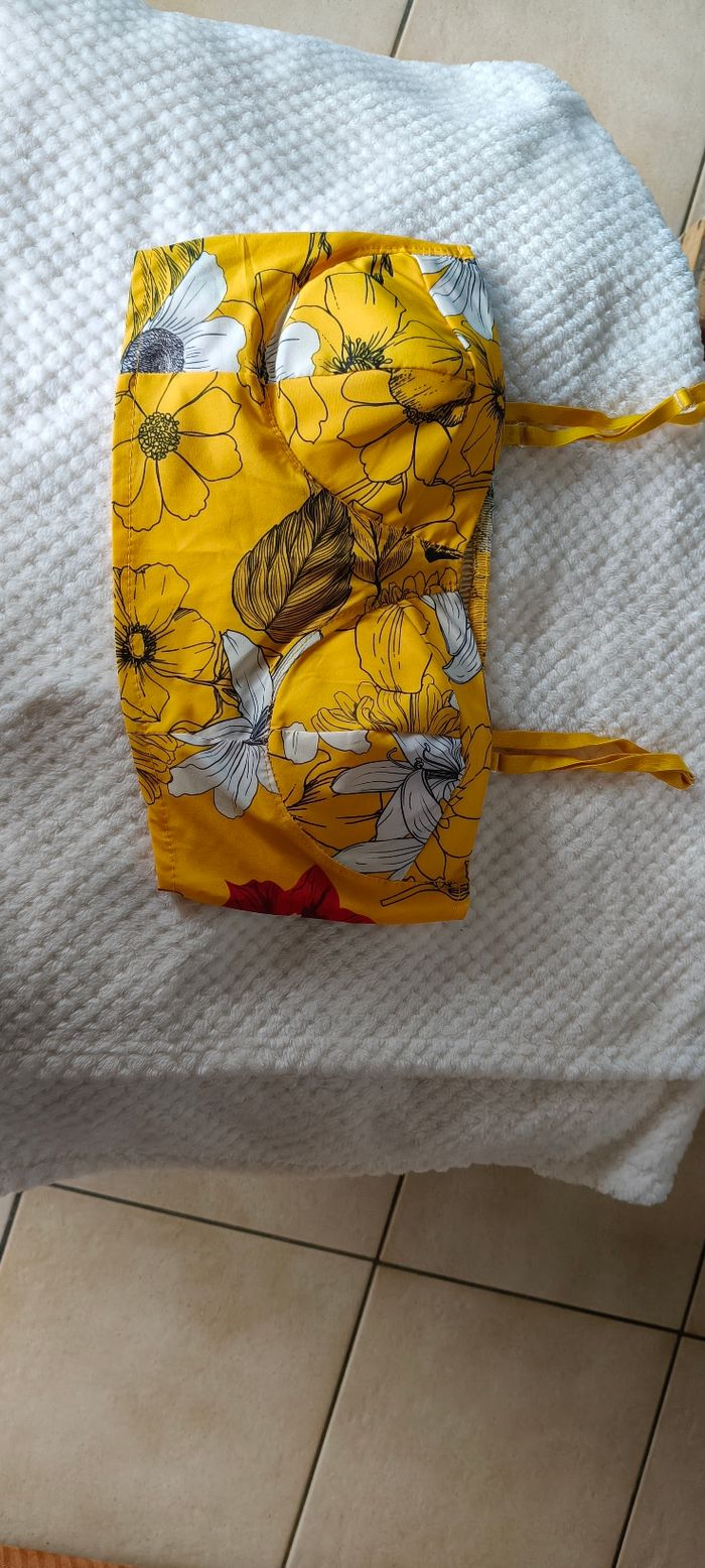 Haut bandeau fleuri jaune