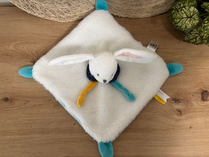 Neuf doudou plat lapin bleu blanc lulu Maël p’tit bisou Aubert - photo numéro 2