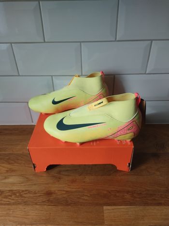 Crampons Nike T 38.5