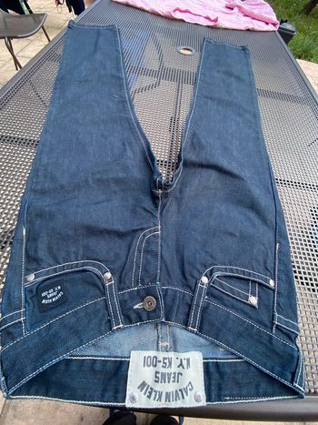 Superbe jean Calvin Klein w25 neuf