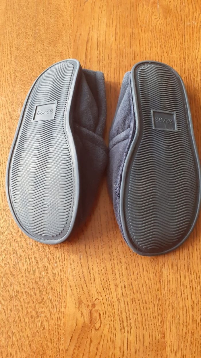 Chaussons bleus 32 33 - photo numéro 2