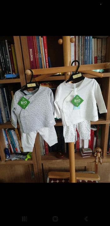 Lot de 2 ensembles neufs  coton  bio 3 mois