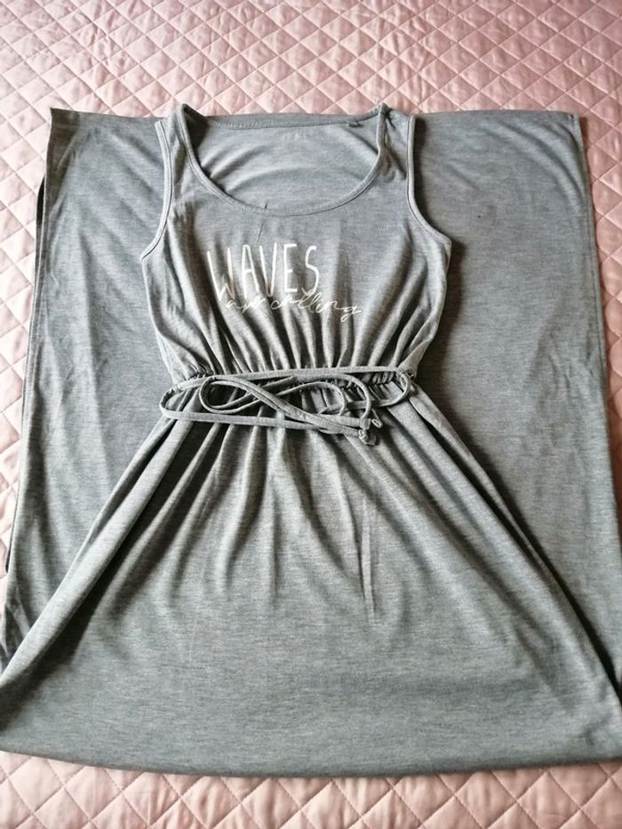 Robe décontractée grise. - photo numéro 3