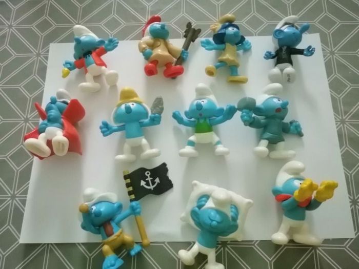 Lot de figurines stchroumphes