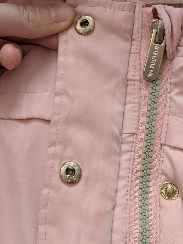 Manteau fille Vertbaudet 12 mois – rose capuche fausse fourrure – bon état - photo numéro 2
