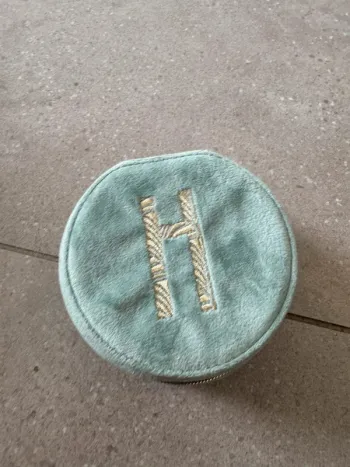 Petite boite à bijou en bon état, 11,5x6cm