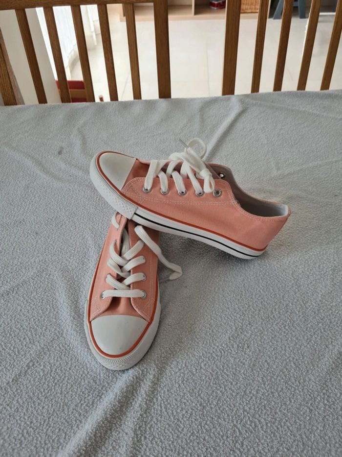 Chaussures neuves - photo numéro 2