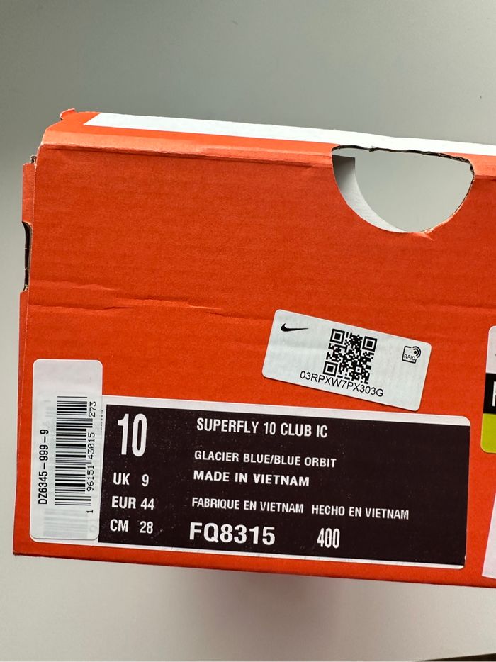 Chaussures de foot NIKE taille 44 - photo numéro 5