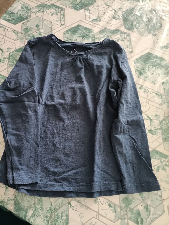 Tee shirt