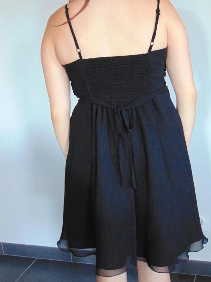 Robe noire - photo numéro 2