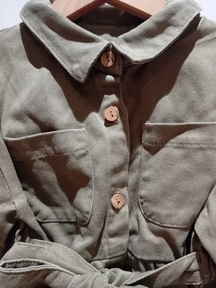Robe longue ceinturée col chemise style militaire - photo numéro 4