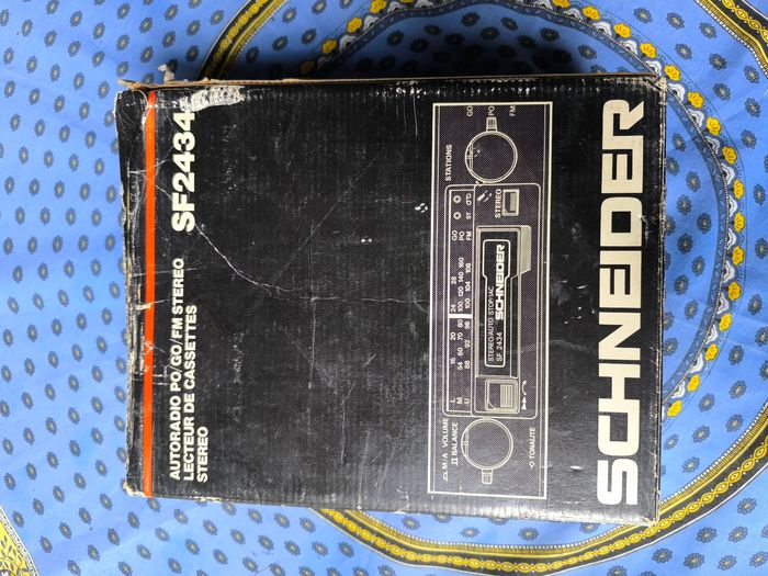 Poste radio auto vintage schneider