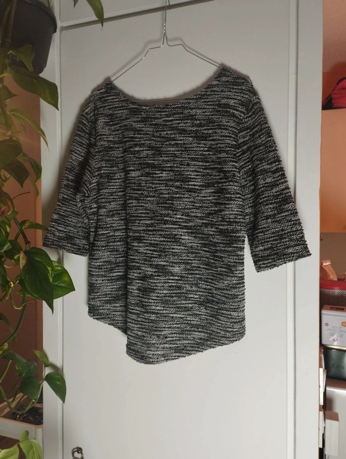 Pull léger noir et blanc - photo numéro 2