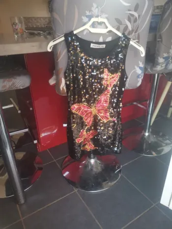 Robe paillettes papillon rose noire
