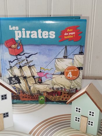 📚 Une mine de savoir Les pirates 📚Très bon état 

Une histoire passionnante sur les pirates 🏴‍☠️.

22 pages illustrées.