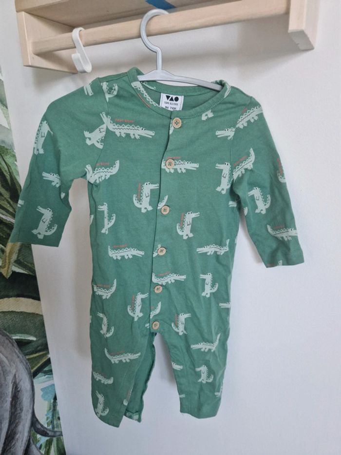 Combinaison taille 9 mois TAO