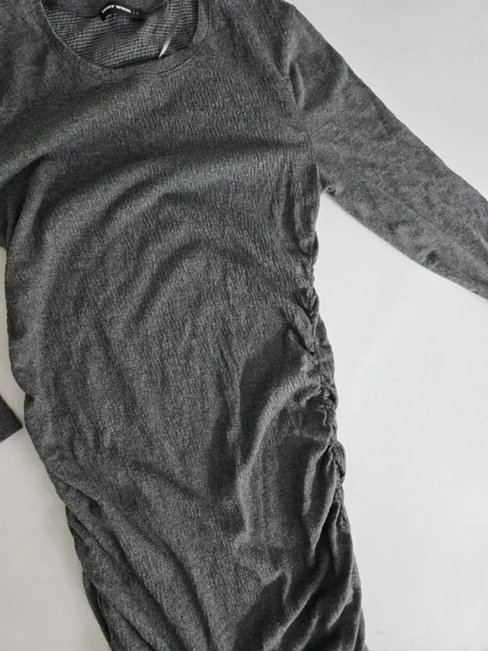 Robe à manches longues grise - photo numéro 2