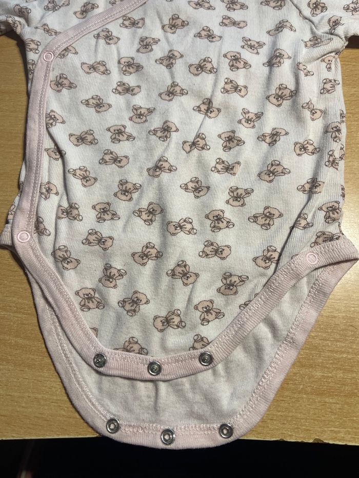 Bodies bébé fille 3 mois - photo numéro 2