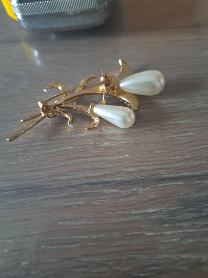 Une broche - photo numéro 2