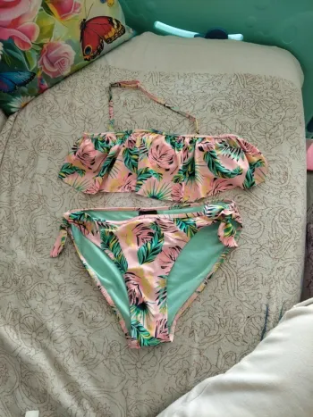 Maillot de bain 2 pièces 12/14 ans