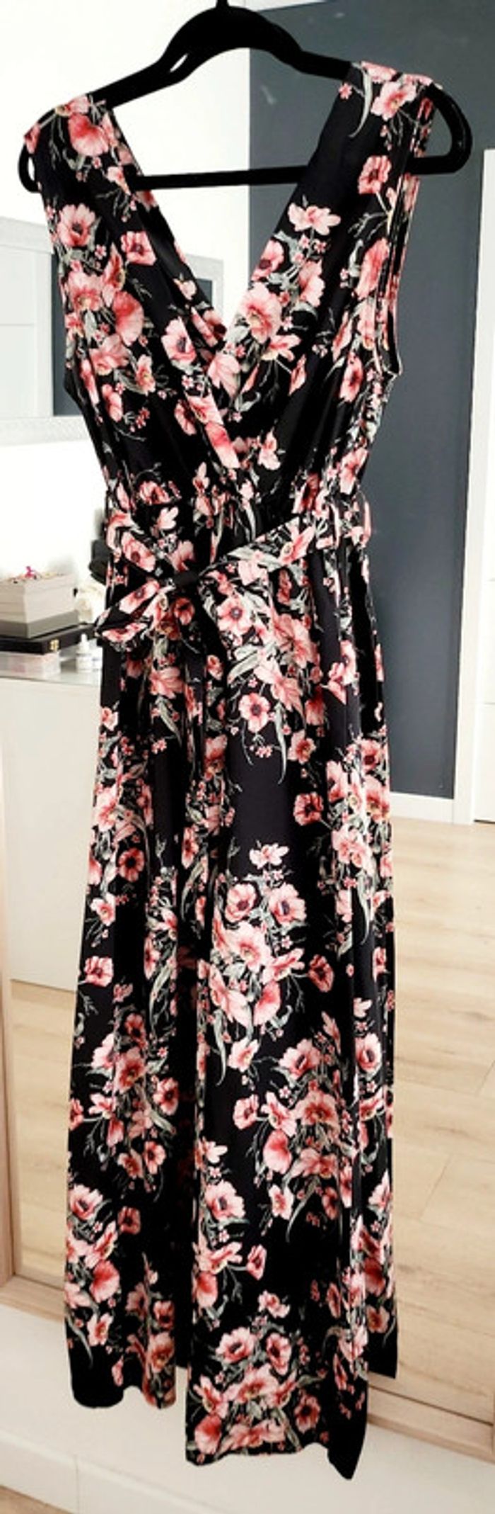 Robe longue fleurie noire et rouge taille M Jade & Me