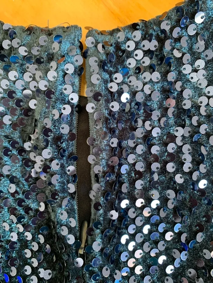 Jolie robe bleu paillettes à sequins bleu marine taille 4 ans kiabi - photo numéro 5
