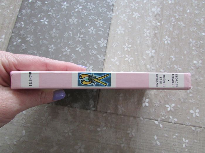 Livre Fantômette et le brigand Bibliothèque rose Hachette - photo numéro 4