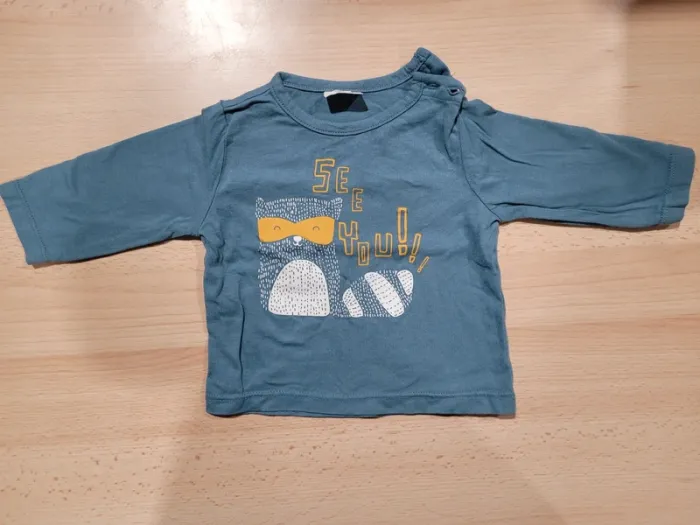 4 hauts t-shirts - photo numéro 2