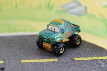 Disney Pixar cars mini racer Ivy