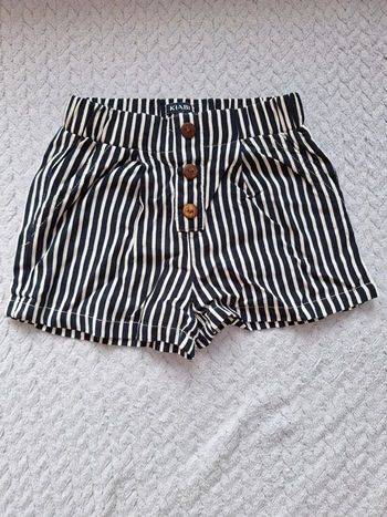 Short fille