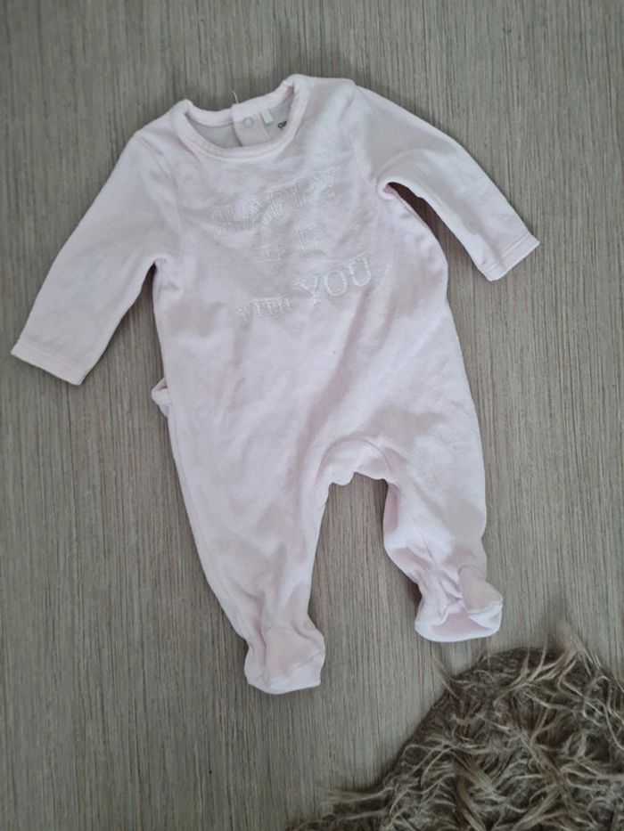 Pyjama or hêtraie très bon etat 3 mois - photo numéro 2
