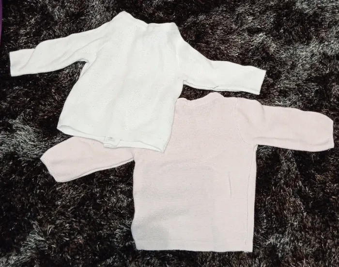 Lot 2 gilets chaud fille 1 mois - photo numéro 3