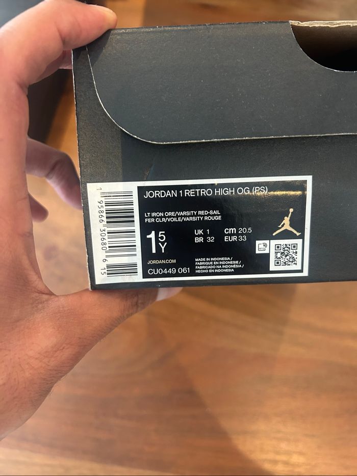 Jordan 1 taille 33 - photo numéro 3