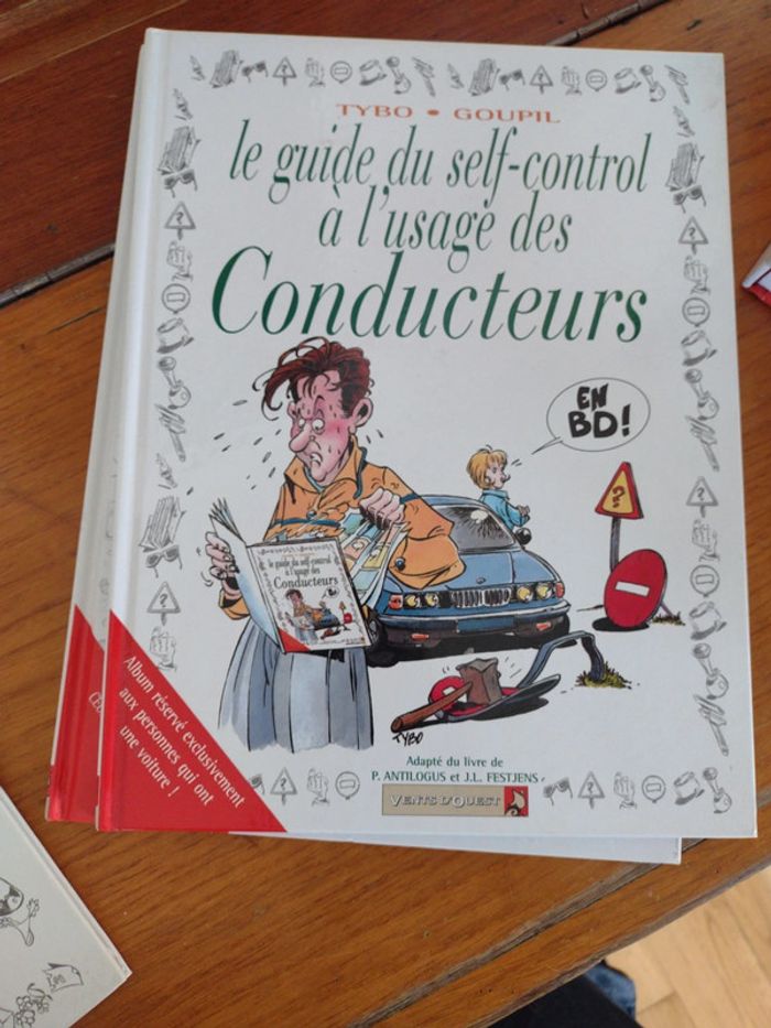 Lot BD. Le guide du. - photo numéro 3