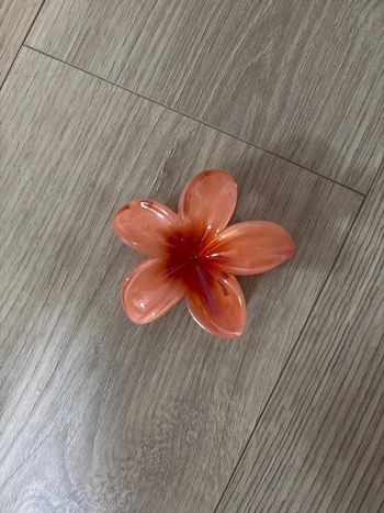 Grosse pince fleur