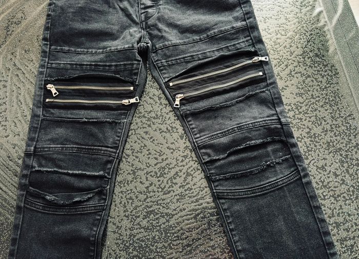 Jean noir / Taille 40 - photo numéro 3