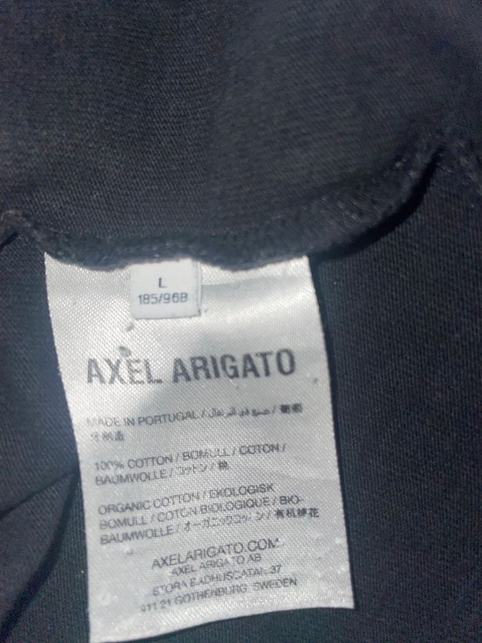 T-shirt axel arigato en très bon état - photo numéro 3