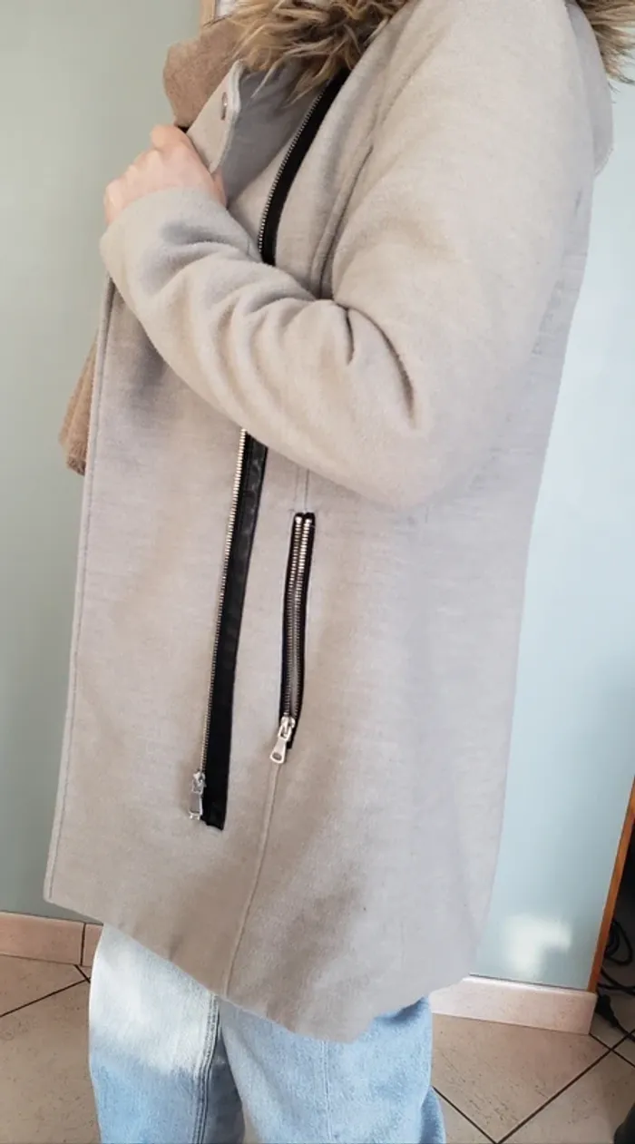 Manteau gris a capuche - photo numéro 3