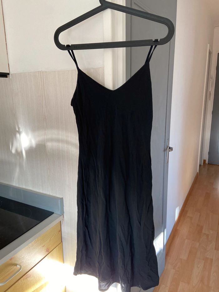 Robe noire mi longue