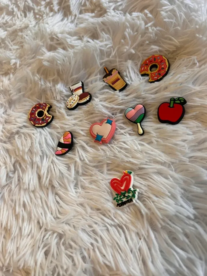 Lot de 9 pims neuf / déco crocs - photo numéro 2