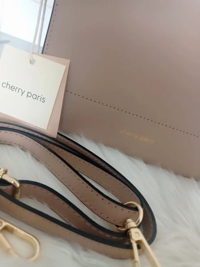 Magnifique sac beige sable bandoulière Tiffany en croûte de cuir de vachette neuf Cherry Paris - photo numéro 2