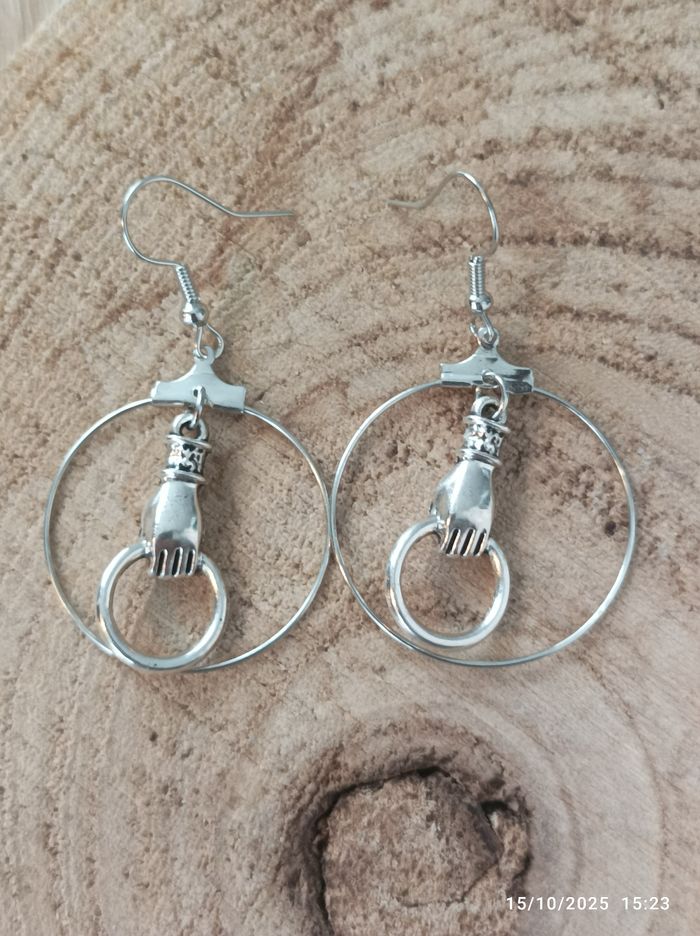 🌺 Boucles d'oreilles créoles argentées - photo numéro 3