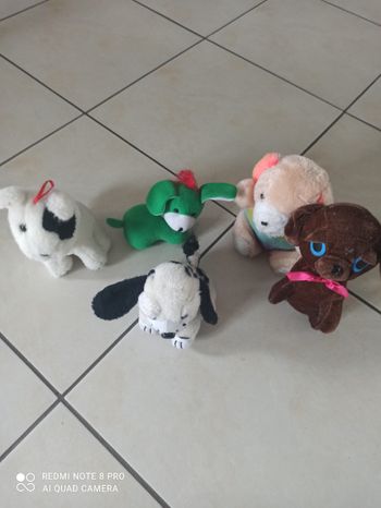 Lot de petites peluches chien