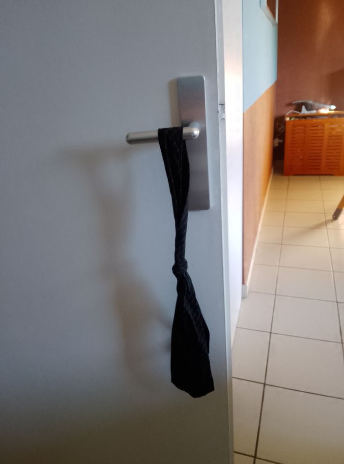 Cravate noir rayée blanc - photo numéro 3