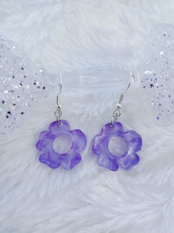 Boucles d'oreilles fleurs lilas violettes 