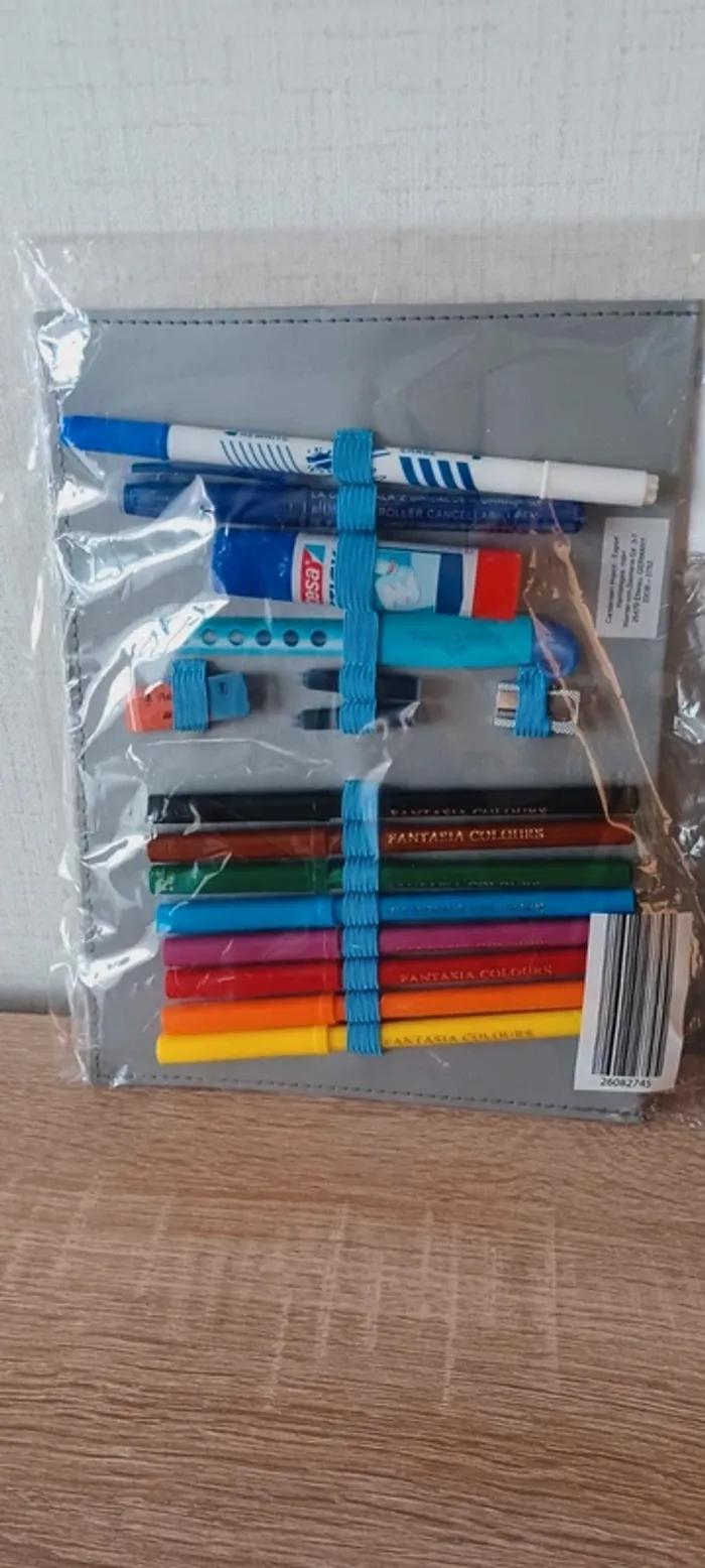 Trousse d'écolier compartimentée garçon skateur 29 pièces trousse feutres règle gomme - photo numéro 4